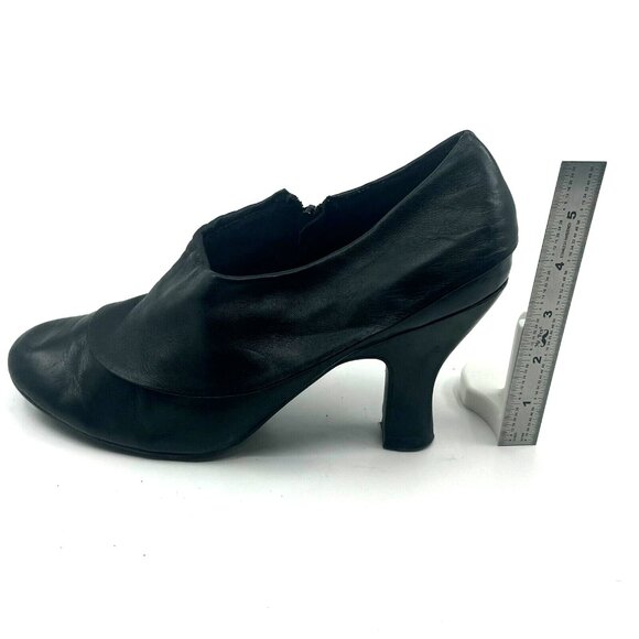 me too Fremont Leather Cuffed Ankle Bootie Spool Heel Shoe, Women's 9M, Black - Picture 10 of 10